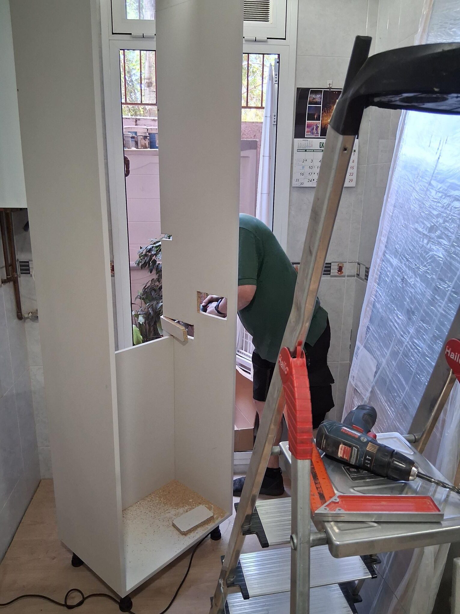 Servicio de instalación de mamparas y mobiliario de baño a medida