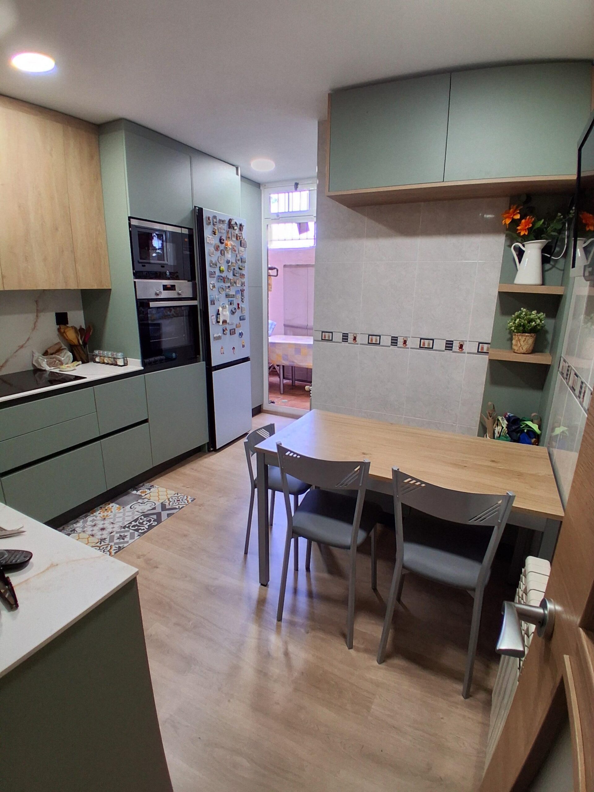 Reseña de cliente satisfecho por la renovación de cocina y electrodomésticos