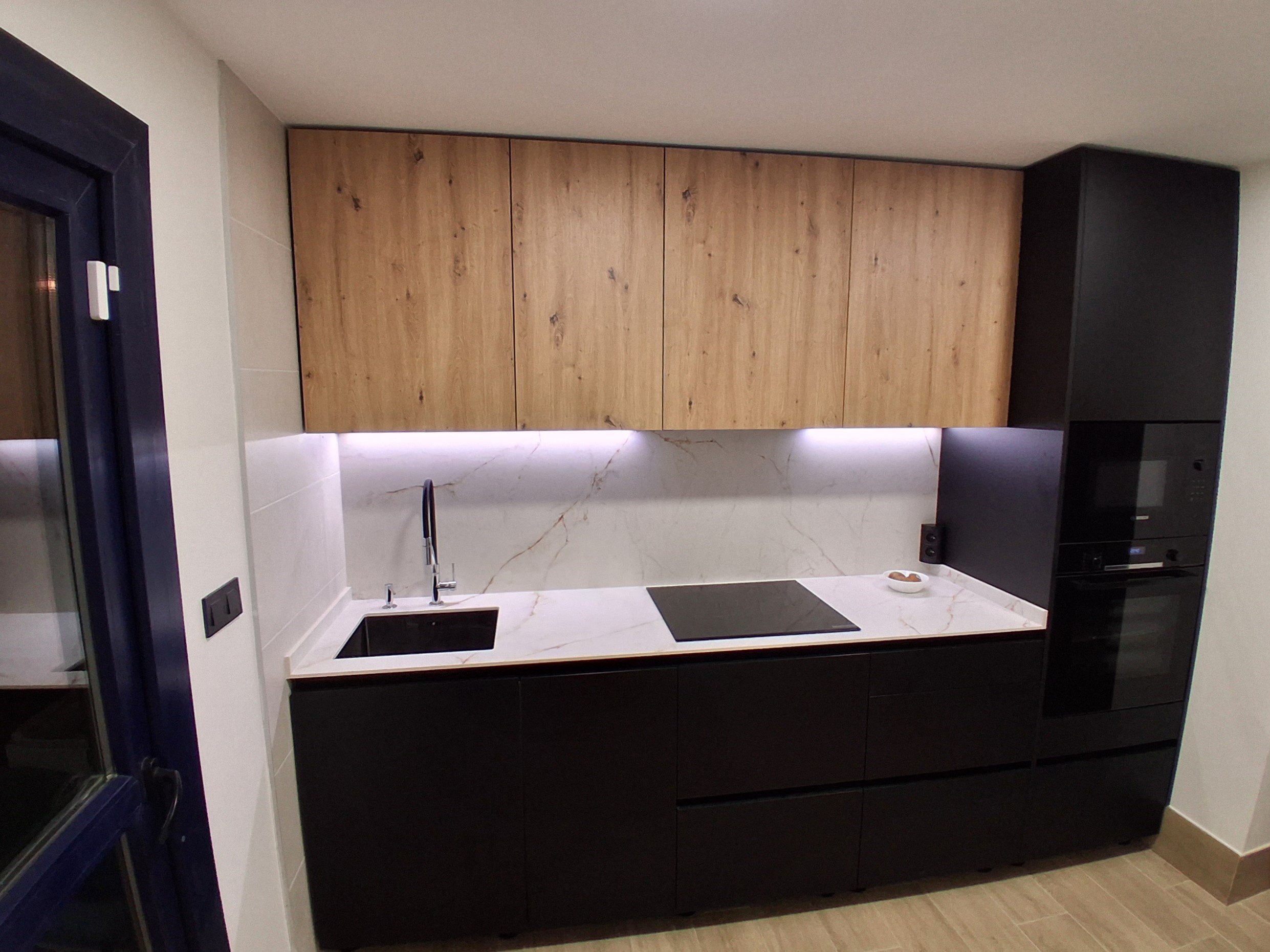 Venta de mesas de comedor con acabVenta de mesas de comedor con acabados a elegir y envío a toda España